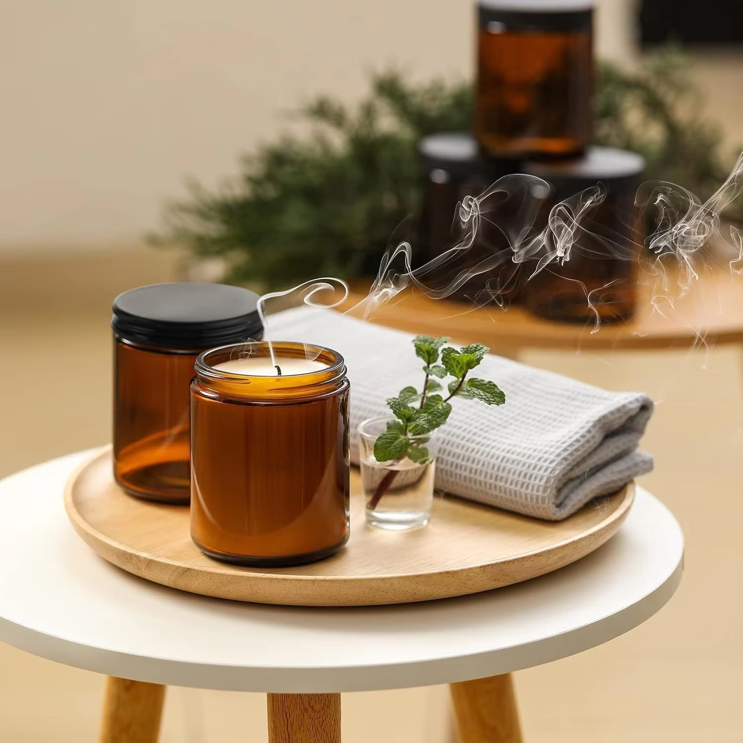 High Quality Empty 100ml 200ml Amber Round Candle Jars Luxury Glass Candle Holders Candle Jar with Screw Lids