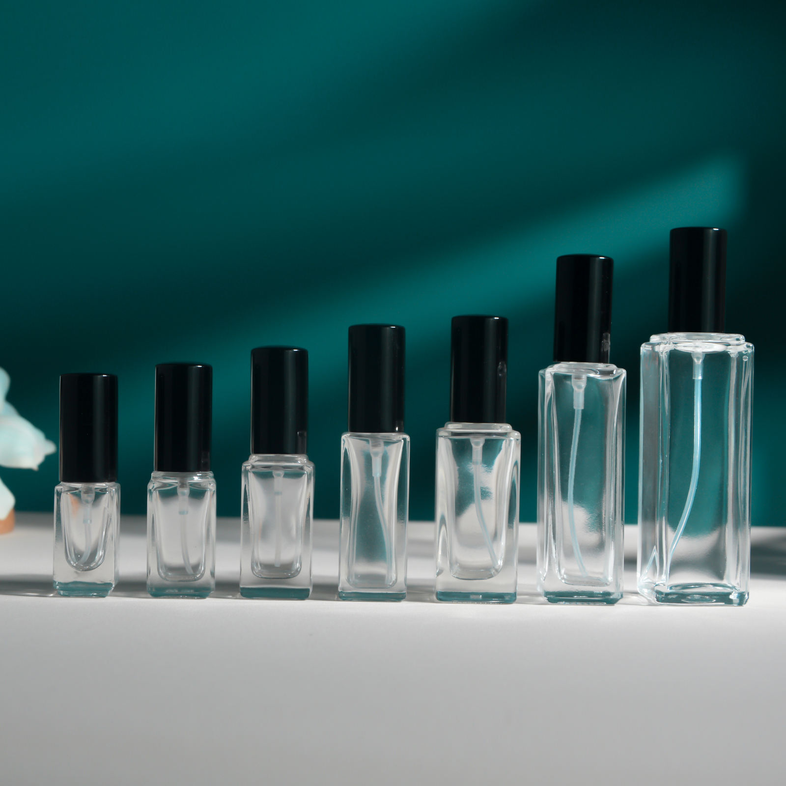 Trending Products 3ml 5ml 6ml 8ml 12ml 15ml 30ml Empty Clear Perfume Bottle Refillable Sprayer Atomizer Perfume Glass Bottle