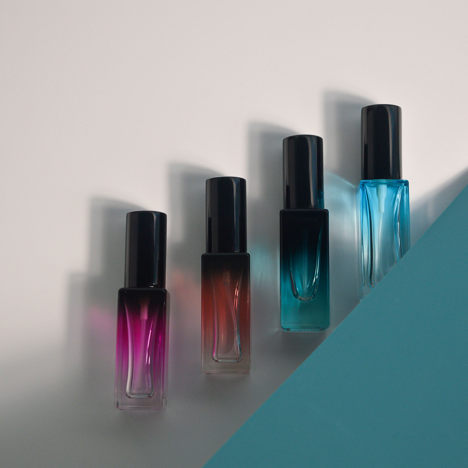 Empty Custom 5ml 6ml 8ml 10ml Glass Spray Bottle Black Blue Cosmetic Bottles Atomizezr Cosmetic Luxury Perfume Sample Bottles