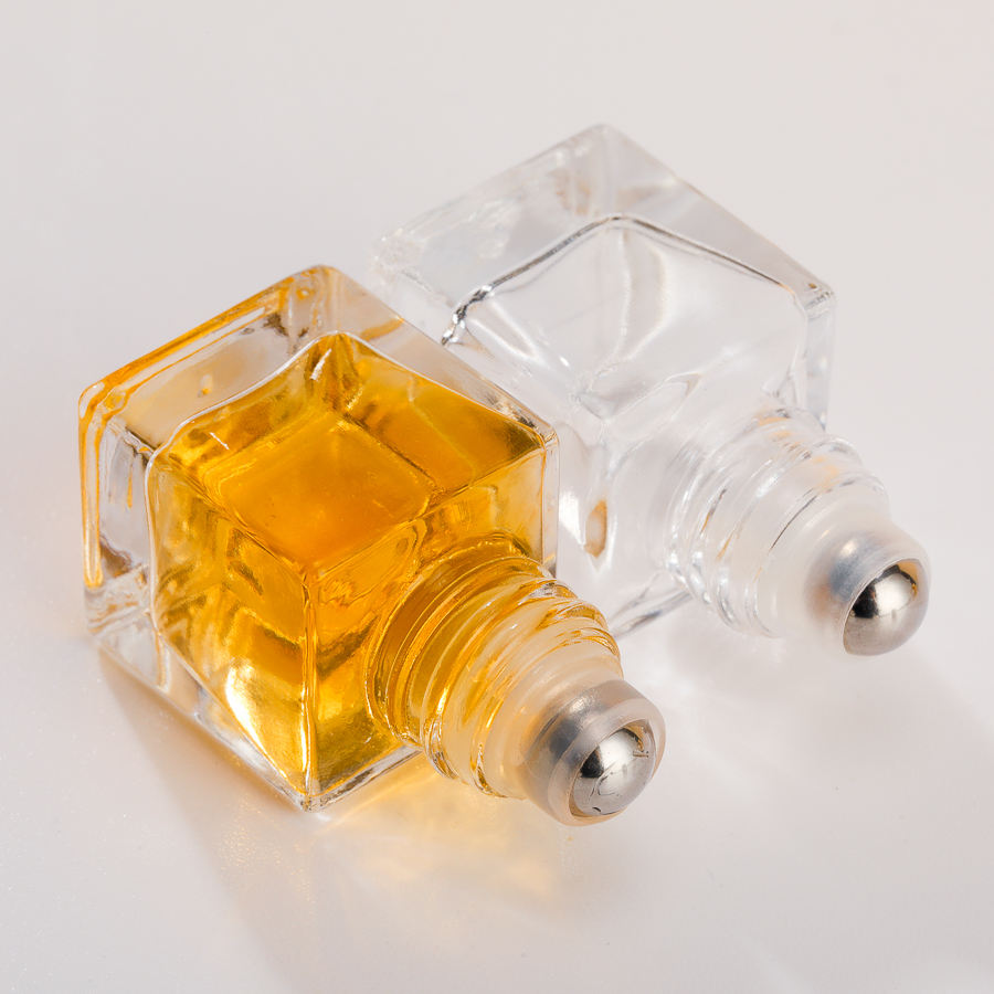 Fluids Oil Bottle Mini Size 5ml 10ml 15ml 30ml Roller Packages Lightweight Sturdy Clear Glass Bottle With Label