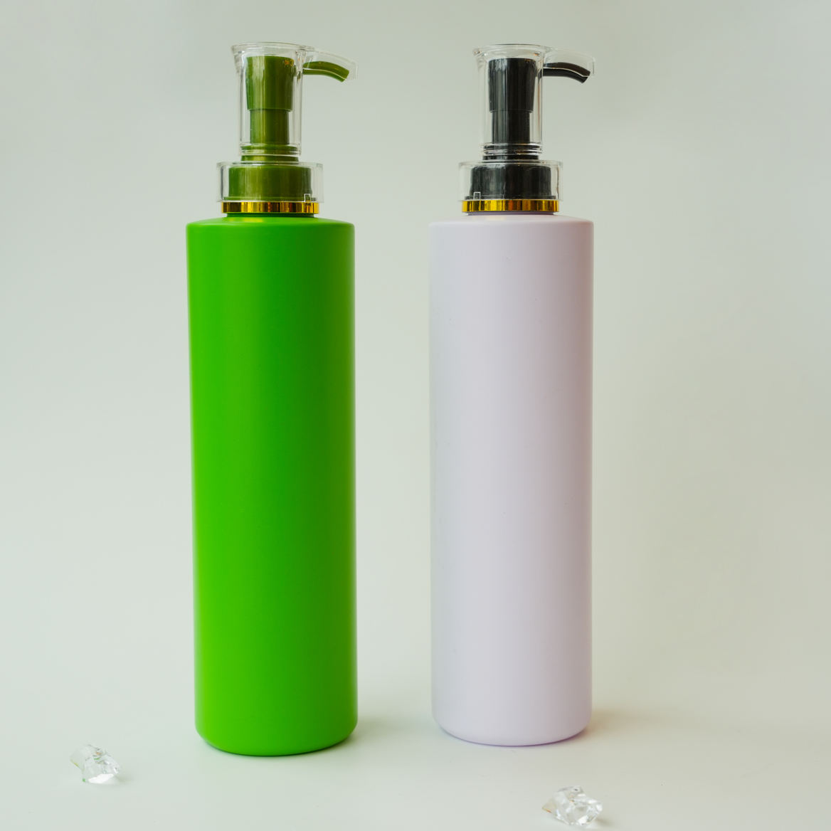 Top Selling 800ml bottle Empty Cylindrical Lotion Spray Bottle Plastic Bottle for Shower Gel Made By  Factory