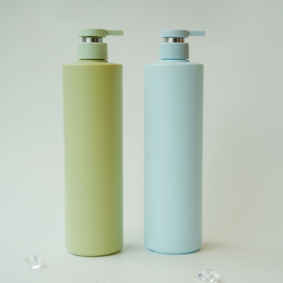  Factory HDPE 800ml horizontal neck bottle Empty Cylindrical Lotion Spray Bottle Plastic Bottle for Shower Gel Wholesale