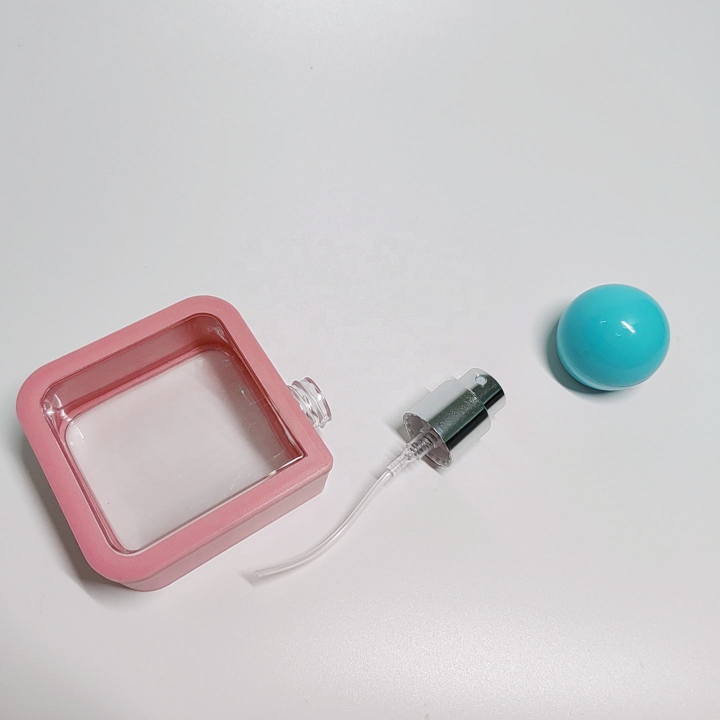 Pink Perfume Plastic Bottle Portable Perfume Mist Atomizer Small Square Spray Bottle Repellent Colorful Spray Refillable Bottles