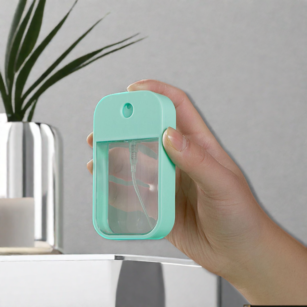 Wholesale 45ml  Pocket  Portable square Card Shape PP Plastic Spray Bottle for Perfume