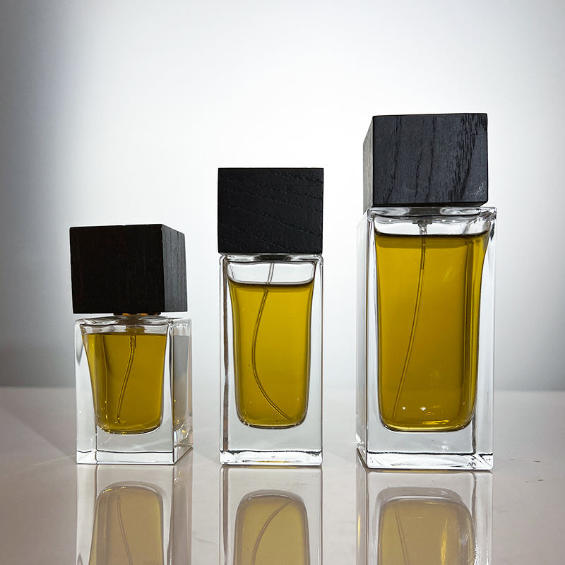 Luxury Square Perfume Bottles 30ml Heavy Base Glass Perfume Bottle 50ml 100ml Empty Glass Fragrance Perfume Spray Bottle