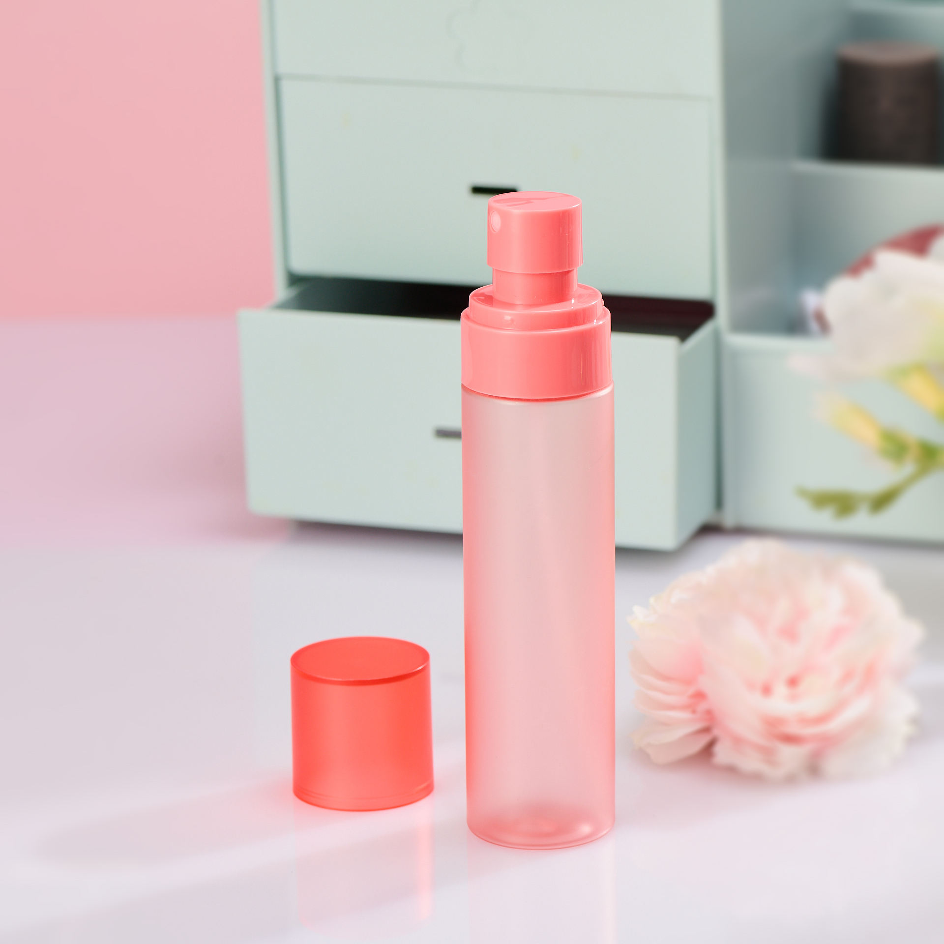 Plastic 200ml 150ml 120ml Matte Red Pink Body Mist Face Spray Bottles Body Perfume Fine Mist Spray Bottle