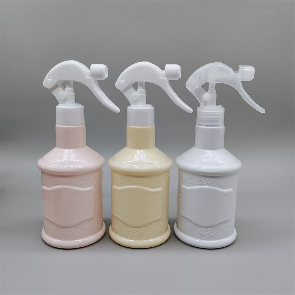 300ml Plastic Spray Bottle Mist Fine Spray PET  With Trigger Pump