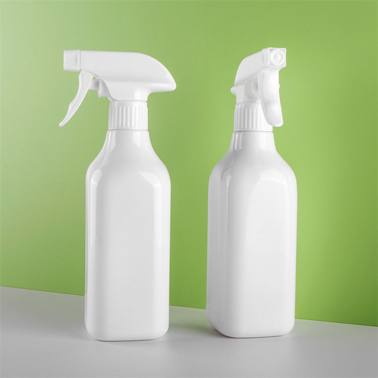 500ml White All-Plastic Trigger Gun Spray Bottle Large Capacity Multi-Purpose Cleaning Product for Skin Care Serum and Shampoo