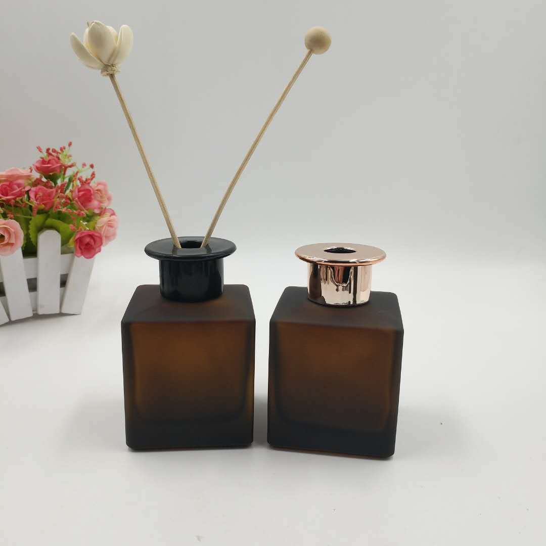 Square frosted brown aromatherapy emtpy bottle for hotel bathrooms