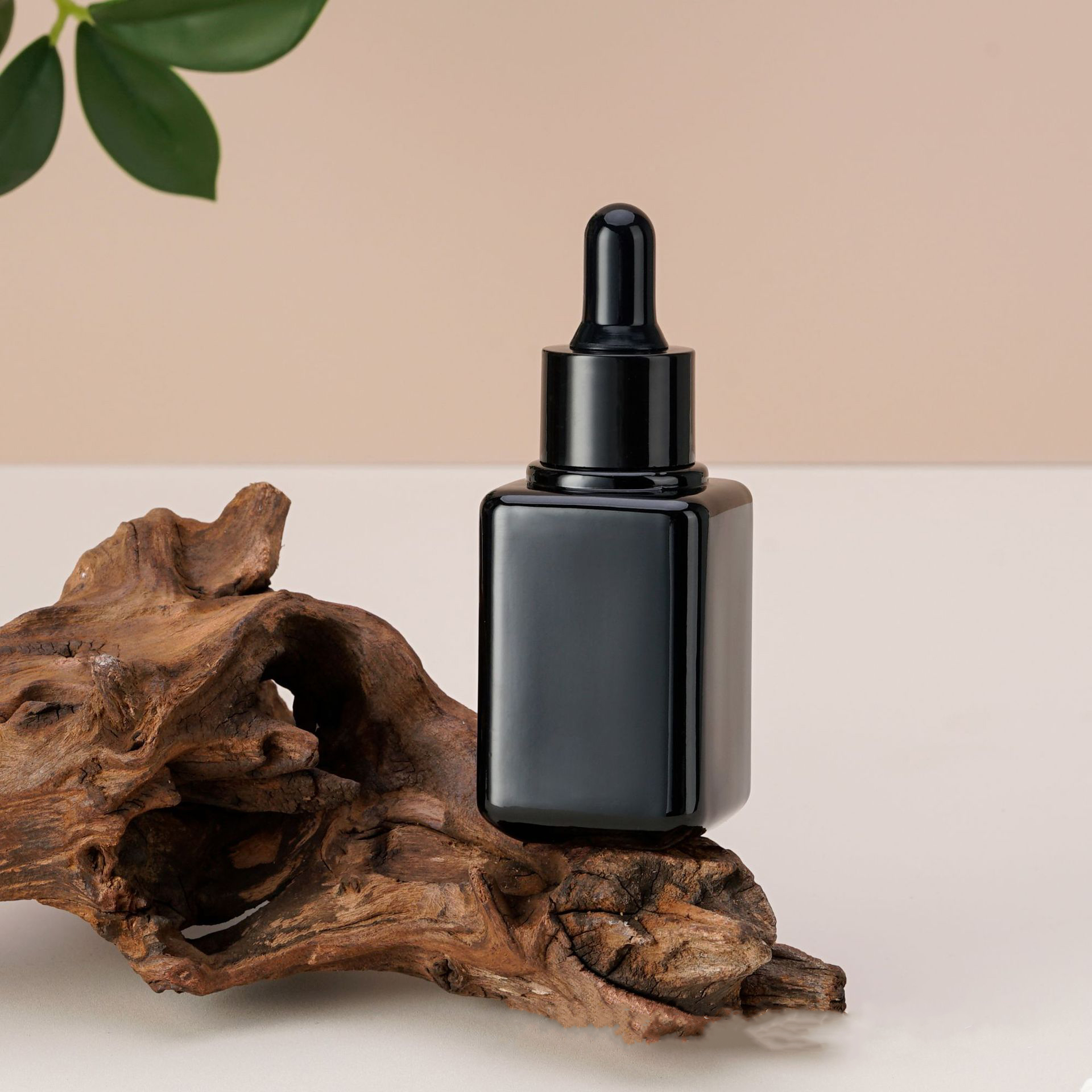 In stock 30ml spray black square glass bottle essence oil packaging dropper bottle 